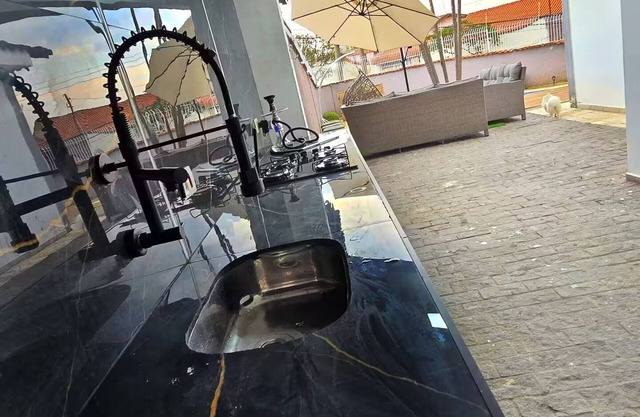 House with Heated Pool Z/L