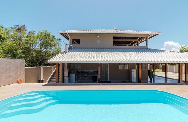 House with Pool and Barbecue at Praia Seca