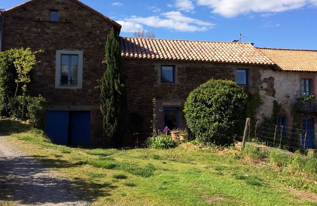 House with swimming pool (shared)