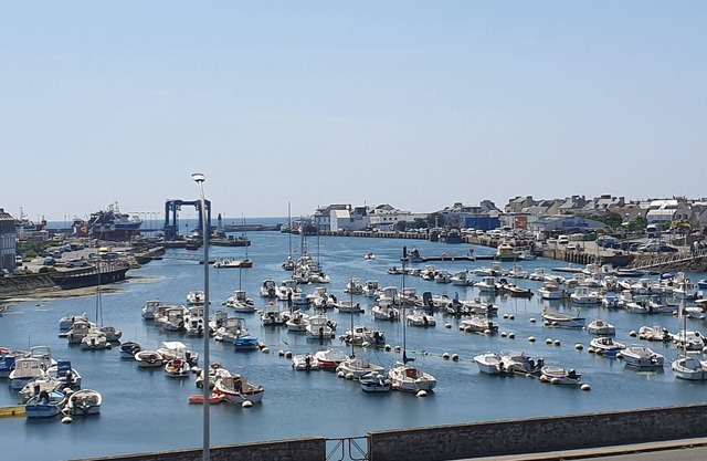 House with sea view, beach 400m away, view of the Guilvinec marina