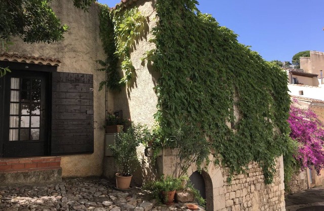 House with terrace in the heart of the old town