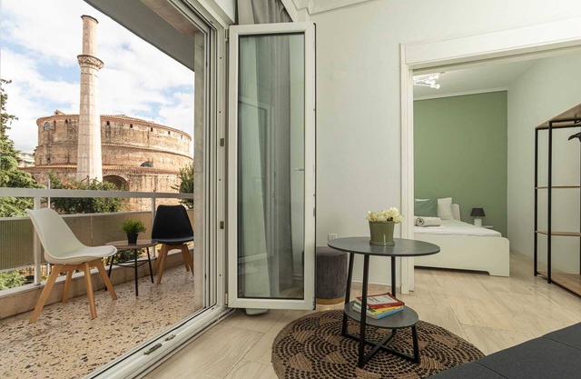 Houseloft Rotunda Escape