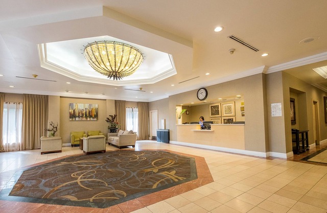 Howard Johnson Hotel&Conf Cntr by Wyndham Fullerton/Anaheim