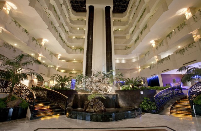 HS HOTSSON Hotel Leon