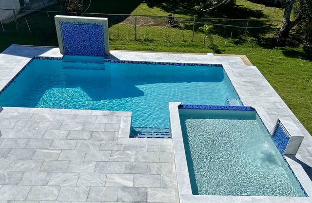 Huge Home, Renovated 5 Bedrooms, 4 Bathroom, 2 Pools, kitchen near Best Beaches