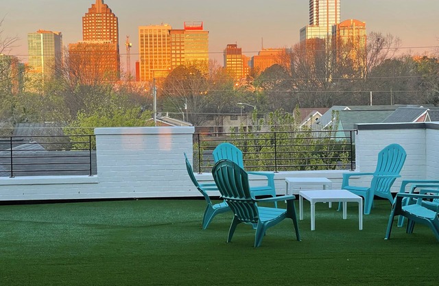 Huge Rooftop Turf Patio w/Stunning Skyline Views!