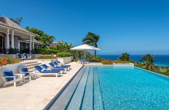 Hummingbird House Luxury villa
