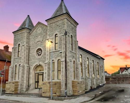 Hurley - A Converted Church Luxe Apartment