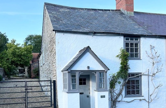 Hurst Cottage - A Cosy 2-Bedroom Cottage Escape in Dorset