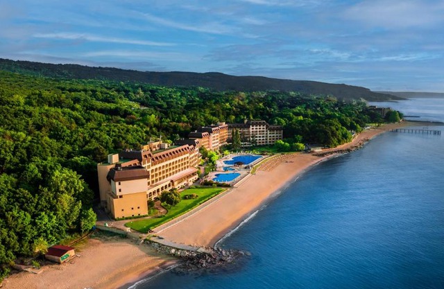 HVD Riviera Beach Ultra All Inclusive & Mineral Pool - Private Beach & Free Parking