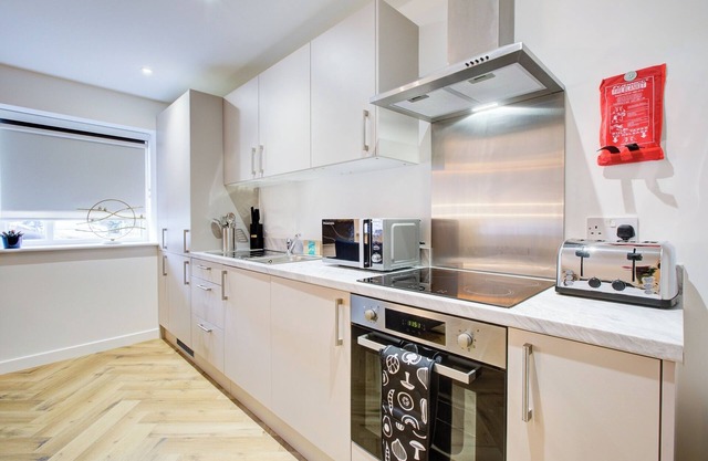 Hybrid Resi - Mitcham |1 Bed Apartment