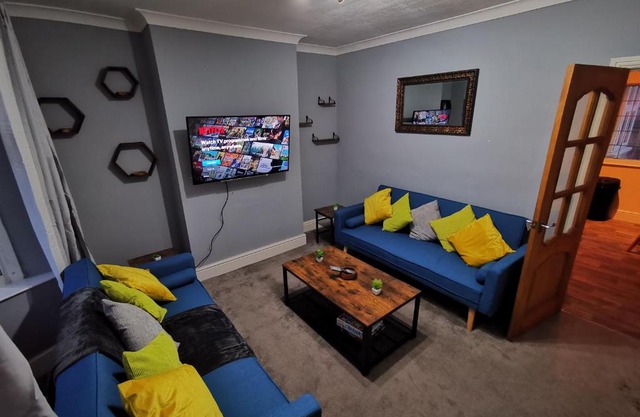 i Amazing 5 Beds Sleeps 5 Workers Or Families by Your Night Inn Group