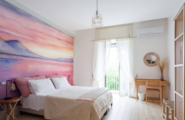 I Colori del Golfo Home in Naples' Historic Center