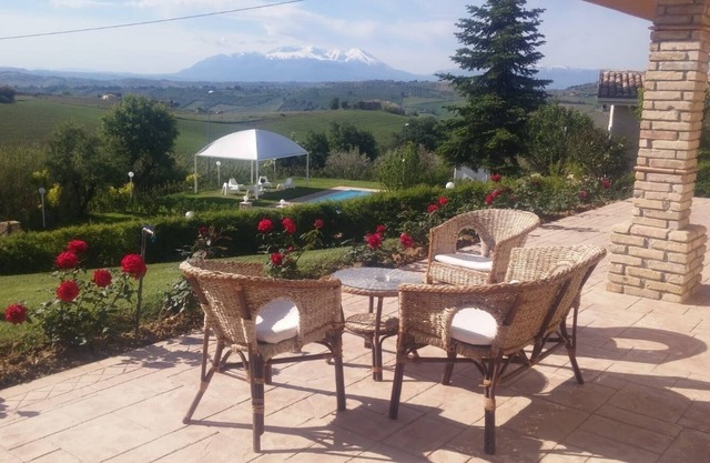 I Tre Laghi Sant' Agnese - Rustic with pool, aircon