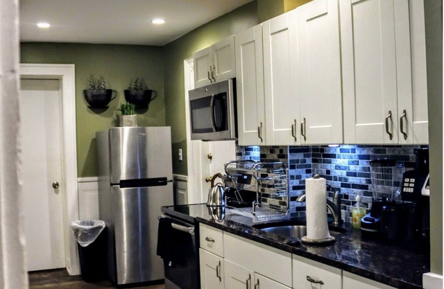 Iconic City Center Apt in Downtown | Pets Allowed