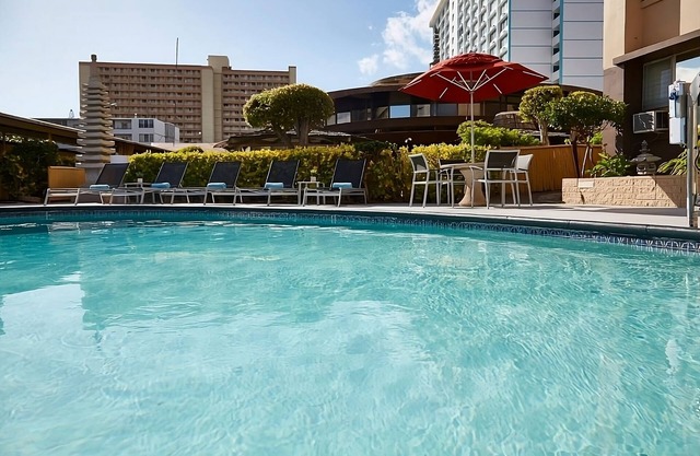 Ideal Location! Onsite Pool, Pet-Friendly Property, Near Waikiki Beach