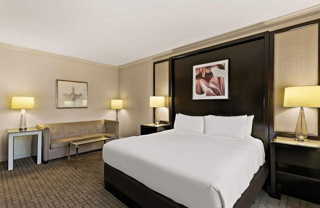 Ideal Mix of Comfort and Value! Near Oriole Park at Camden Yards, Pet-Friendly