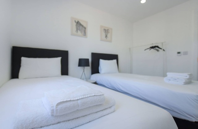 Idyllic 2bed City Home, Low Carbon, Parking