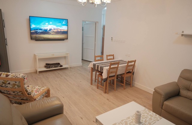 Ikea style 2-bedroom with big kitchen & living room