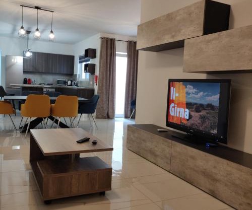 "Il-Girna" Free WiFi, Centrally located, Own Entrance