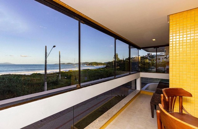 Ilha do Mel 102 – Lindo apartamento com Vista Panorâmica para o Mar em Quatro Ilhas, com Roupa de Cama e Toalhas Inclusas.