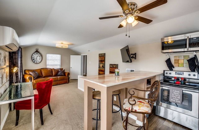 Immaculate 2-Bed in Dallas Close to Everything!