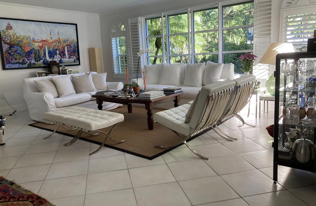 Impeccable Spacious Home on Paradise Island. Golf, sports, beach, relax