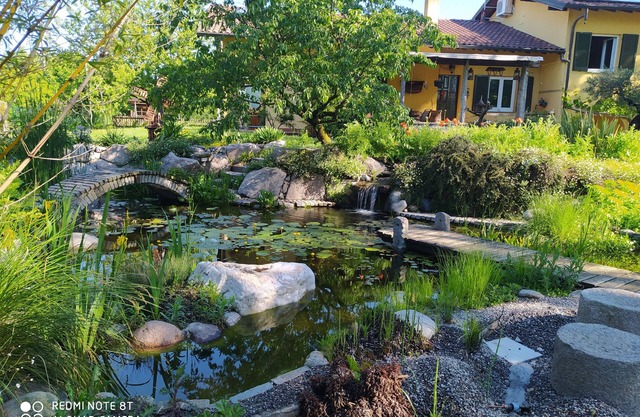 In Gornate Olona, in an oasis of peace and tranquility villa large garden.
