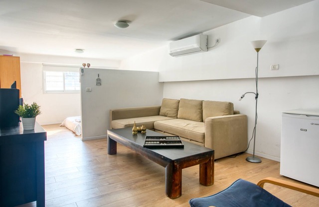 In the heart of the Market. Supreme location 200 meters from the beach. WoW!