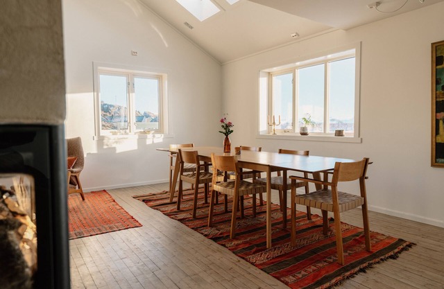 In the middle of Lofoten! Unique and spacious dockside apartment.