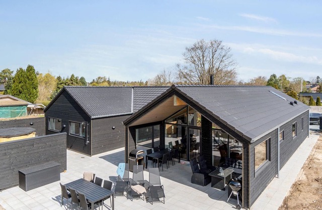 In this comfortable vacation home you can swim in any season thanks to indoor pool!