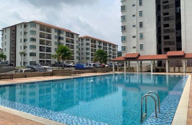 Inap Kayangan @ Puncak Alam with Swimming Pool