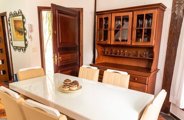 Incrível casa com churrasq na Praia da Enseada/SP