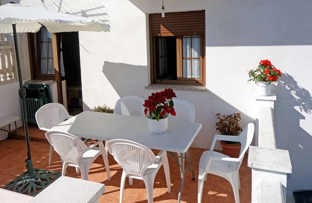 Incredible house for 6 people with BBQ and garden in a coastal village