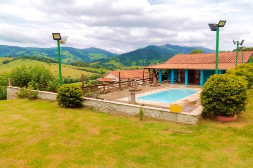 Incrivel chacara com pisc e churrasq em Extrema MG