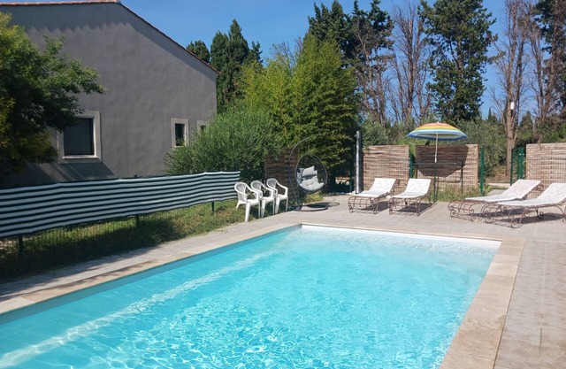 INDEPENDENT VILLA with SWIMMING POOL in organic farmland