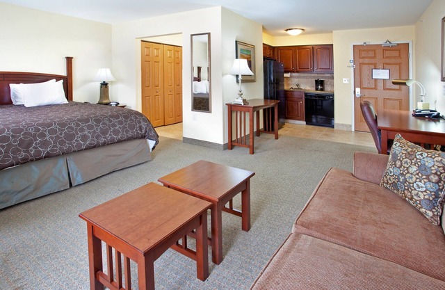 Indoor Pool + Free Wi-Fi, Free Breakfast | Only 20 Minutes from the University of Notre Dame