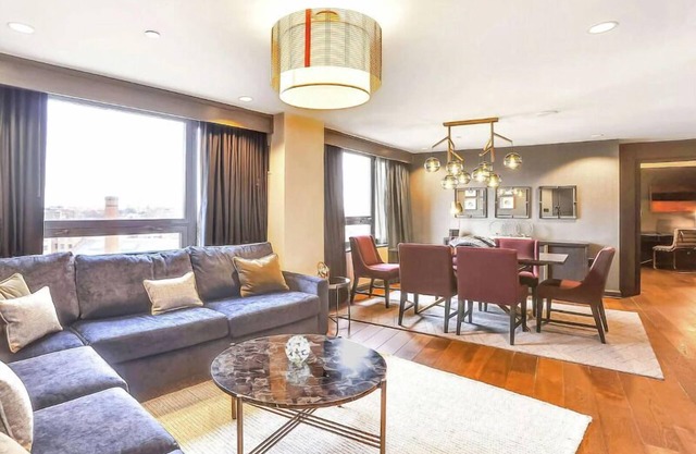 Indulge in Home Like Comfort! Swimming Pool, Pets Allowed!