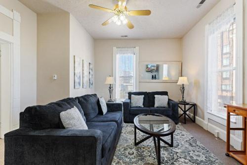 Indy Stadium Villa 701