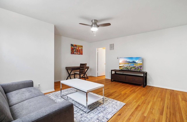 ING3- Enjoyable 1 bedroom apartment with WiFi in vibrant Los Angeles