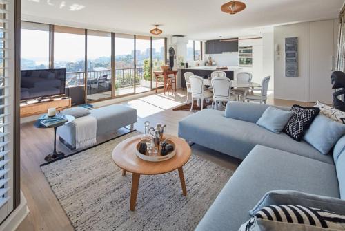 Inner City Harbour Views With Parking