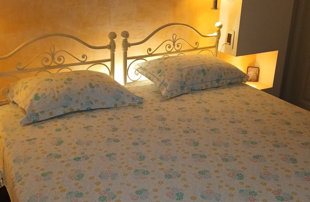 INPARMA WEST bright/silent/equipped, bus, stores and restaurants nearby.