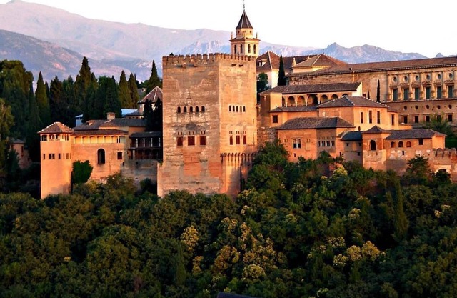 INSIDE APARTMENT PASEO DE LOS TRISTES GROUND FLOOR