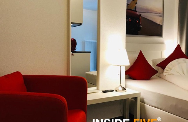 INSIDE FIVE - City Apartments