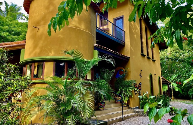 INTIMATE VILLA WITH POOL MINUTES TO TAMARINDO AND 8 UNIQUELY AMAZING BEACHES