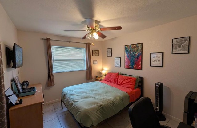 Introverts Paradise! Central Largo and Pinellas! 15 mins to beaches!