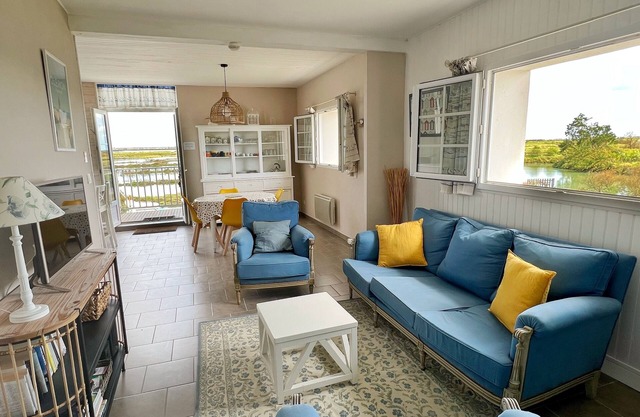 IO - Charming cottage for 4 persons, swimming pool, near Royan
