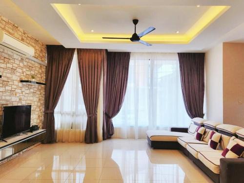 Ipoh Botani nadya 3storey 5br 19 pax