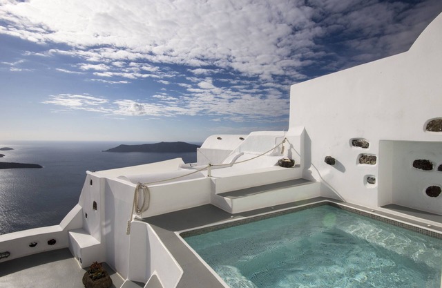 Irida Santorini