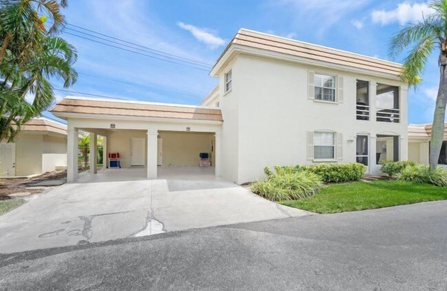 Island House Beach Resort V40A